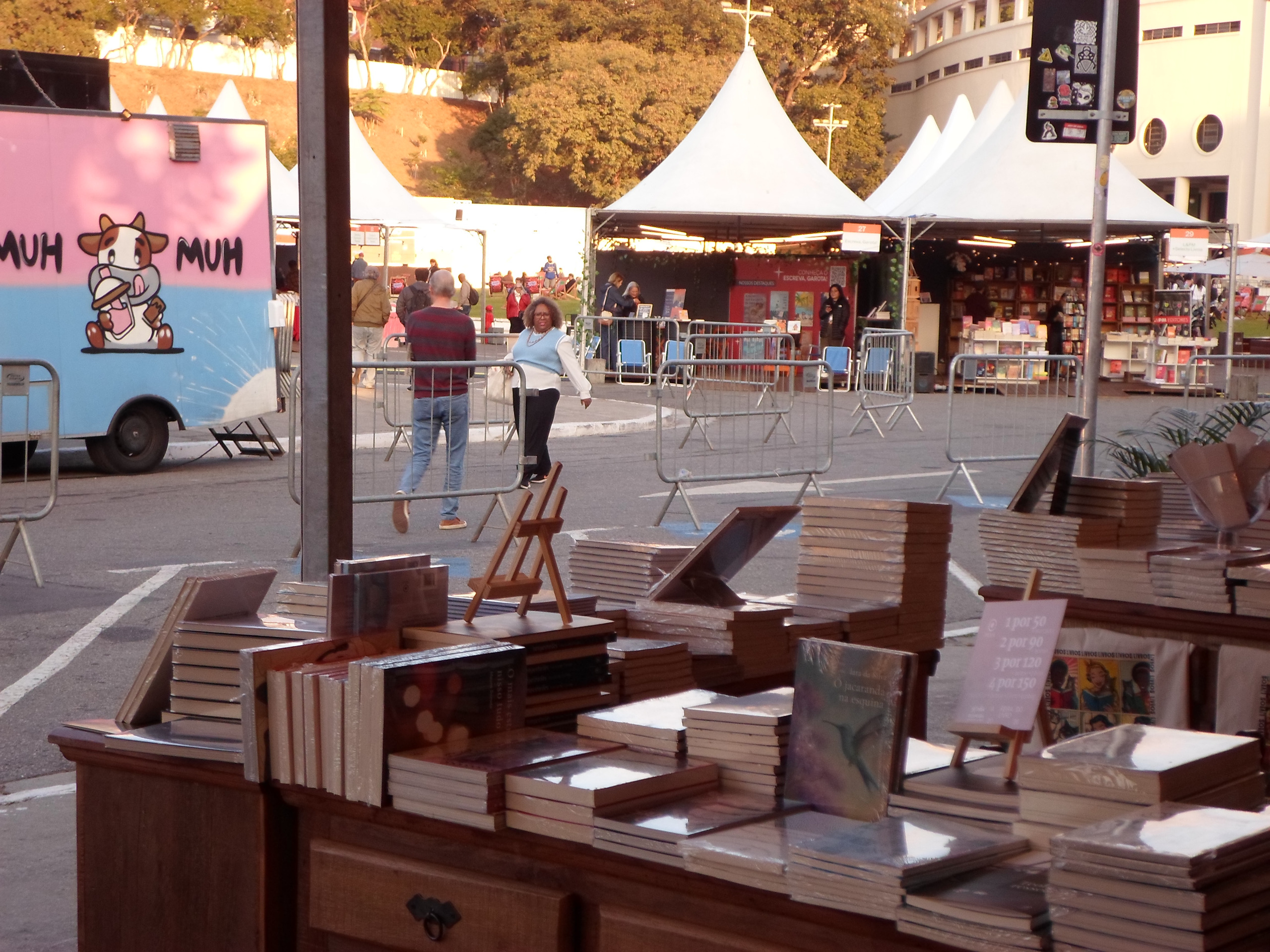 Estande na feira do livro
